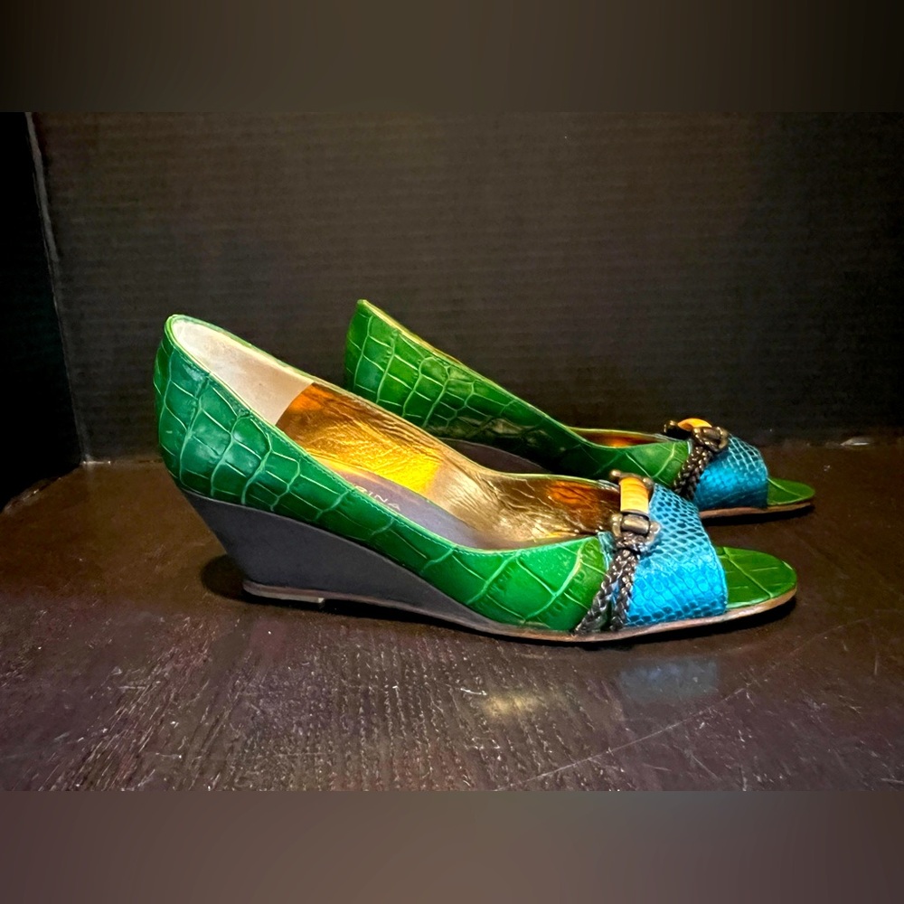 Due Farina snakeskin wedge size 38.5/7.5